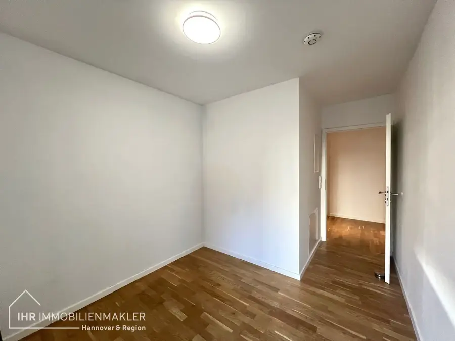 Attraktive 3 Zimmer-Wohnung mit offener Küche und Gartenanteil in H-Nordstadt BJ 2015!